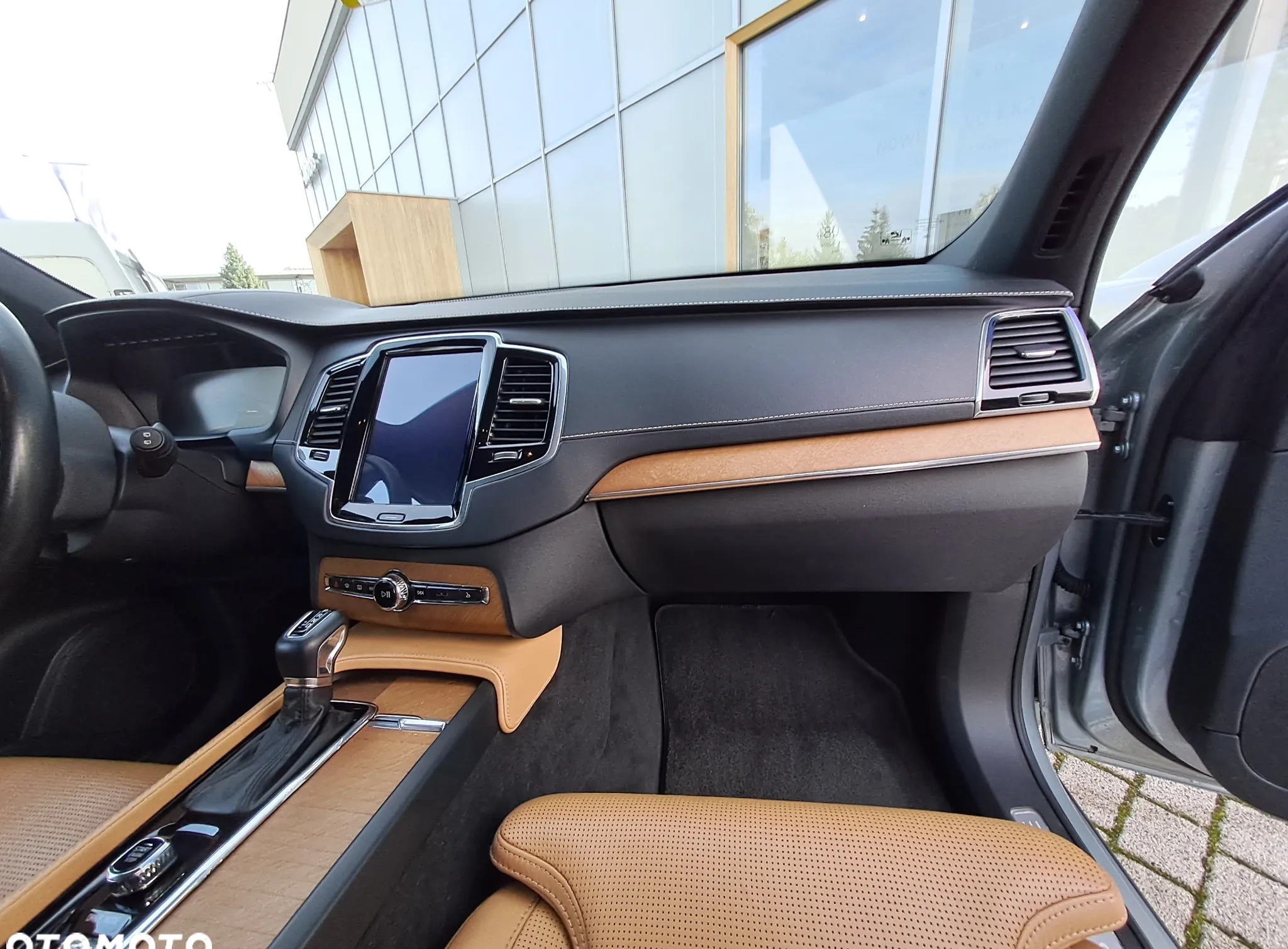 Volvo XC 90 cena 158670 przebieg: 229402, rok produkcji 2018 z Błonie małe 596